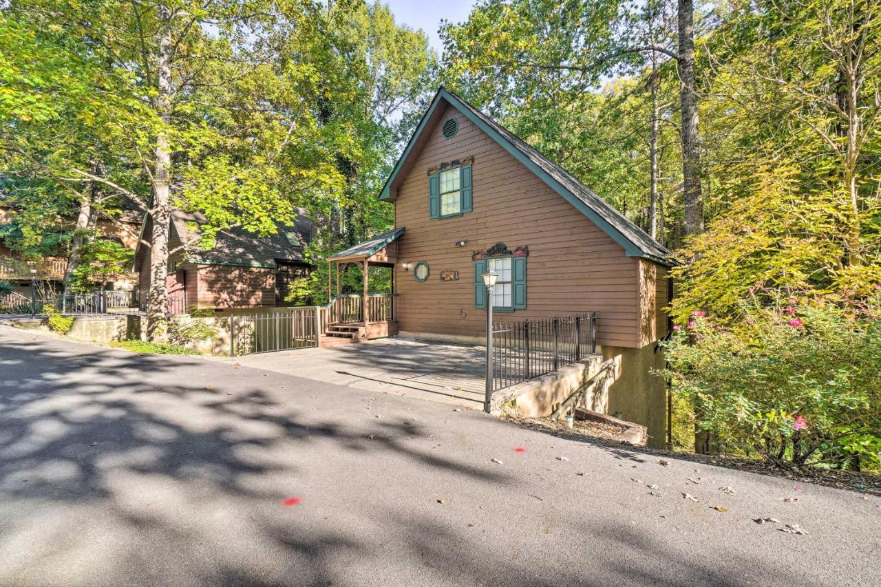 Picturesque Pigeon Forge Cabin With Mountain Views Exterior foto